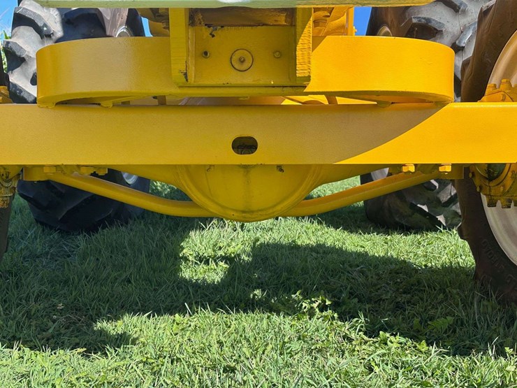 minneapolis-moline-g750-image-12