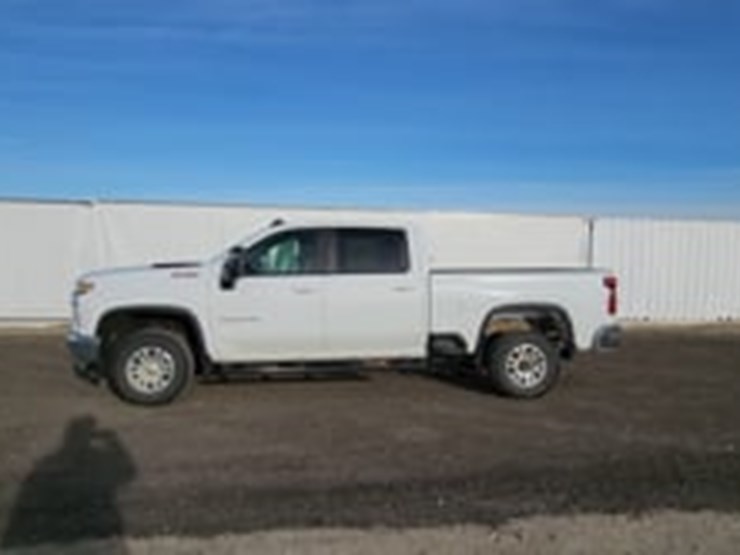 2021-chevrolet-silverado-2500hd-image-5