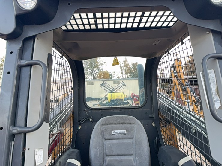 new-holland-c227-image-44