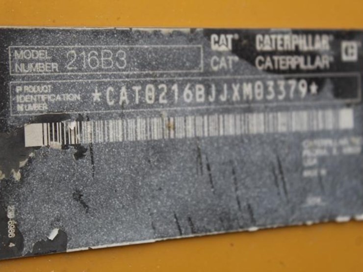 2013-caterpillar-216b-image-10