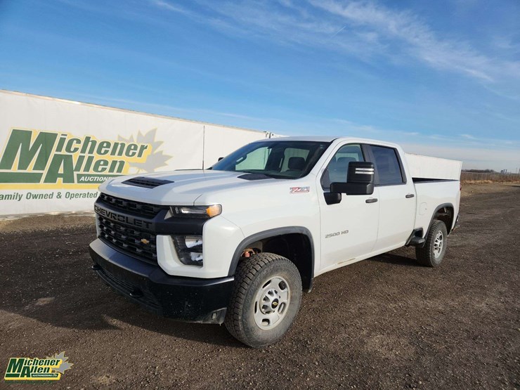 2020-chevrolet-silverado-2500hd-image-1