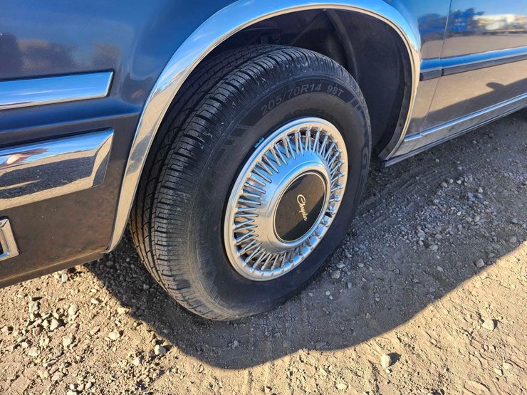 1990-chrysler-new-yorker-fifth-avenue-image-48