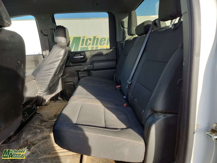 2021-chevrolet-silverado-2500hd-image-17