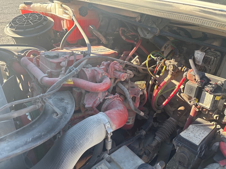 #24379-•-2019-freightliner-image-14