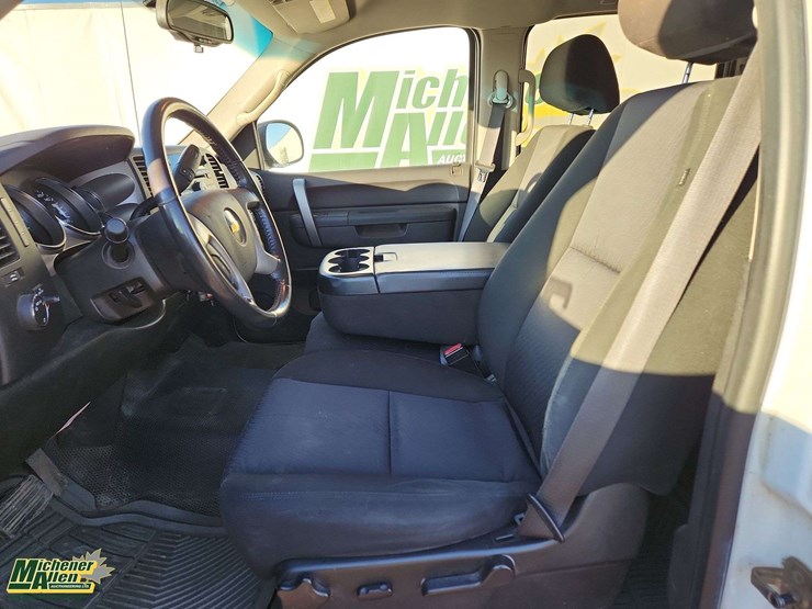 2011-chevrolet-silverado-1500-lt-image-17