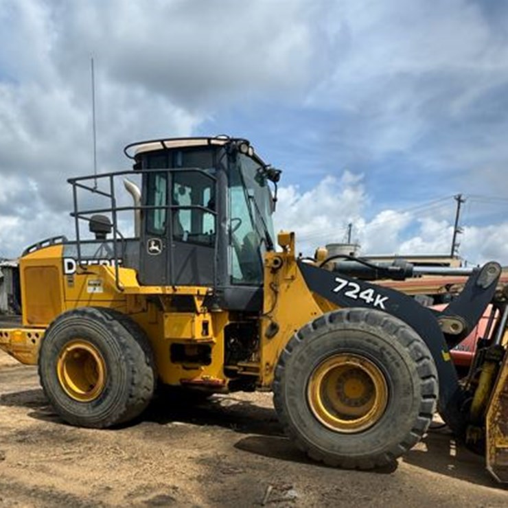 DEERE 724K