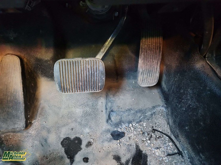 2017-ford-explorer-image-13