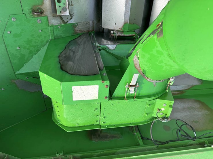 2005-john-deere-9560-sts-image-50