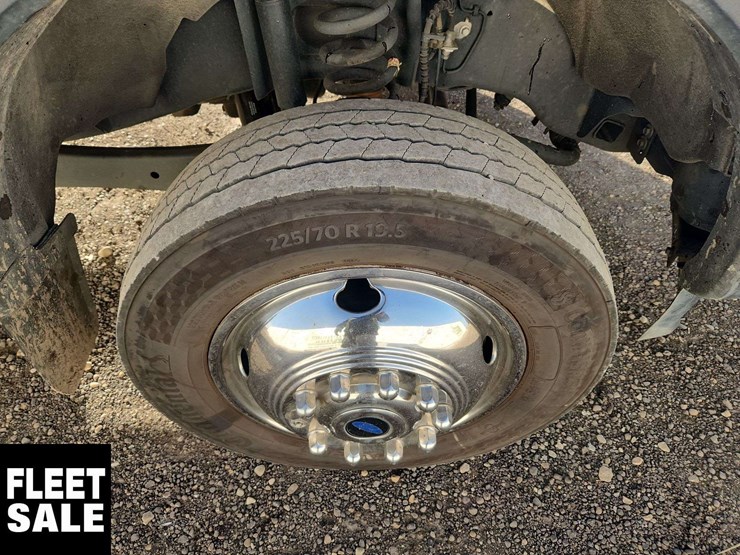 2020-ford-f550-image-28