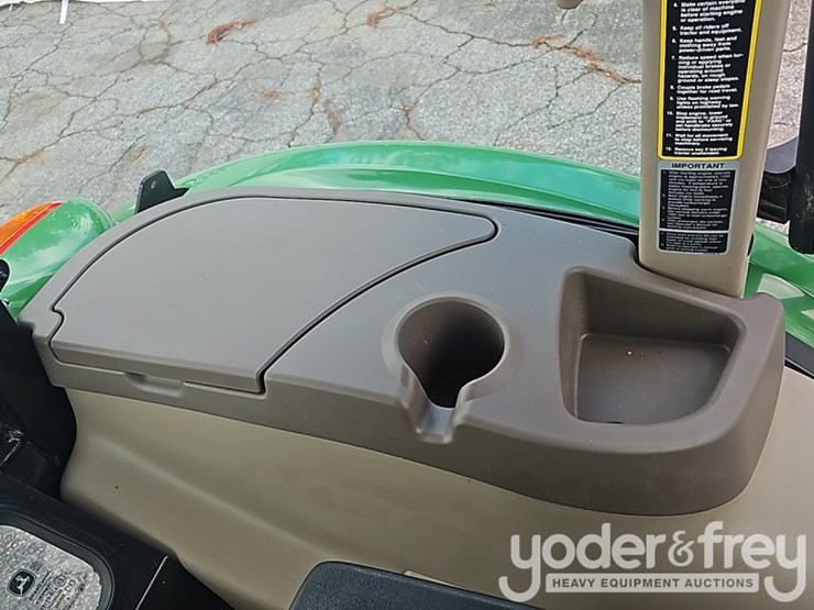 2019-john-deere-5075e-image-46