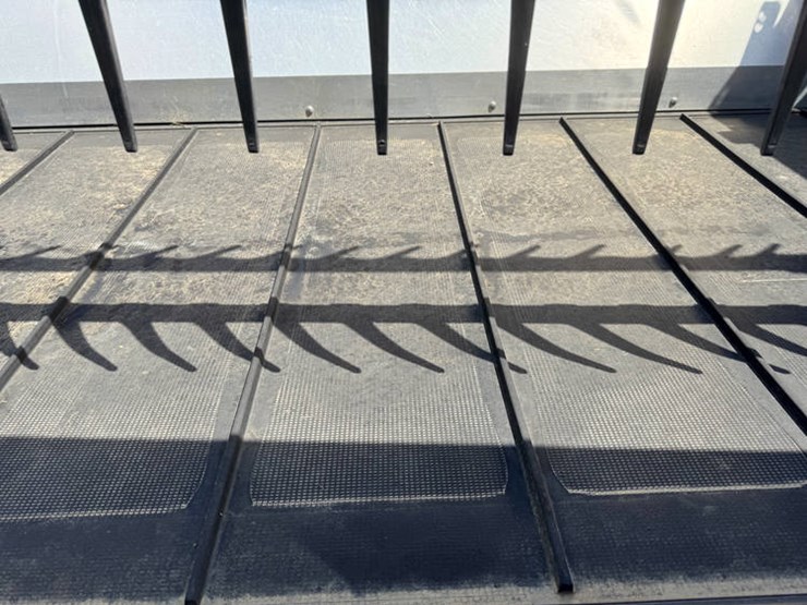 2023-mac-don-fd240-image-41