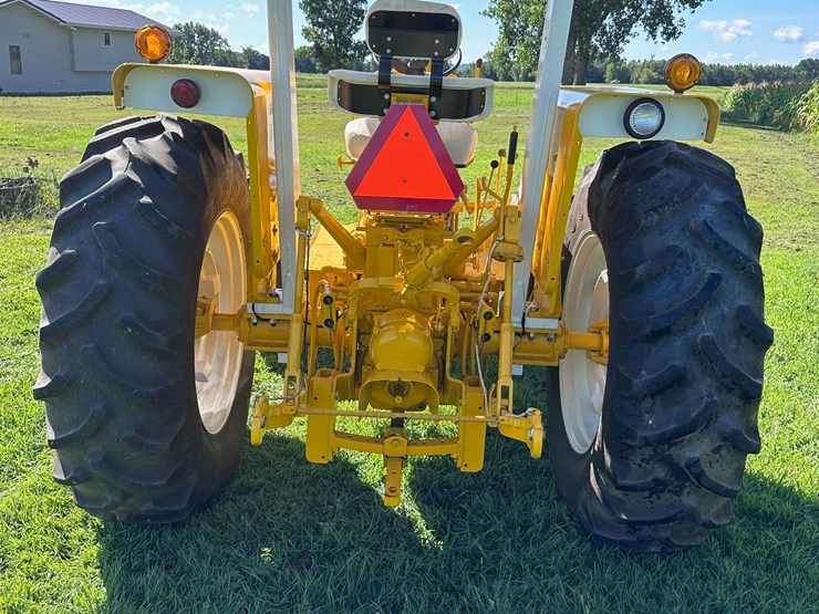 minneapolis-moline-g750-image-28