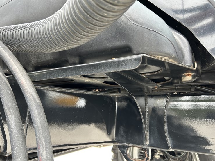 2014-case-ih-3200b-image-85