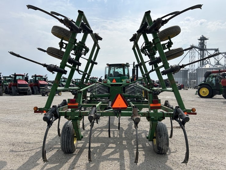 2002-john-deere-2400-image-4