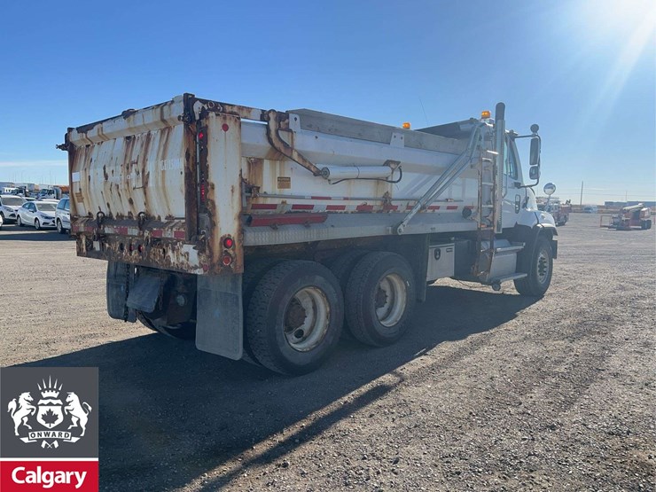 2016-freightliner-114sd-image-4