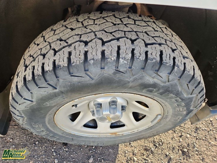 2017-chevrolet-silverado-1500-image-42