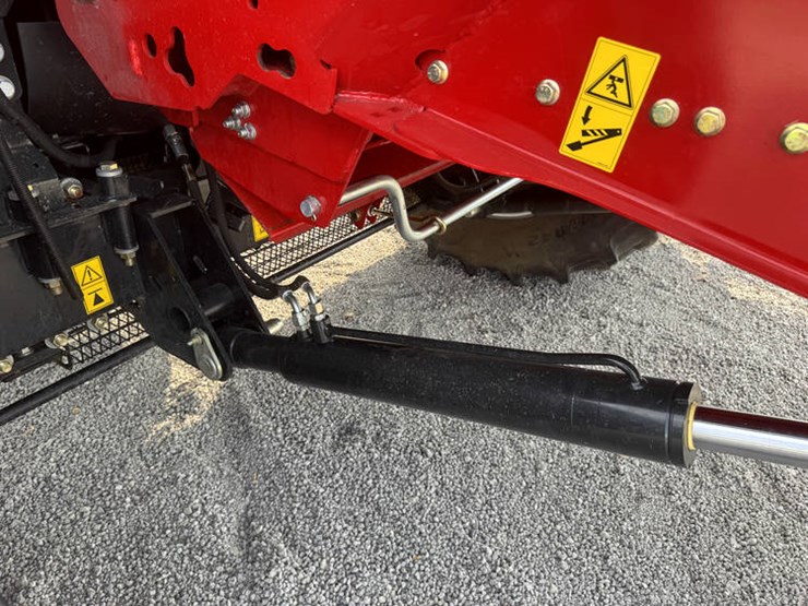 2023-case-ih-8250-image-14