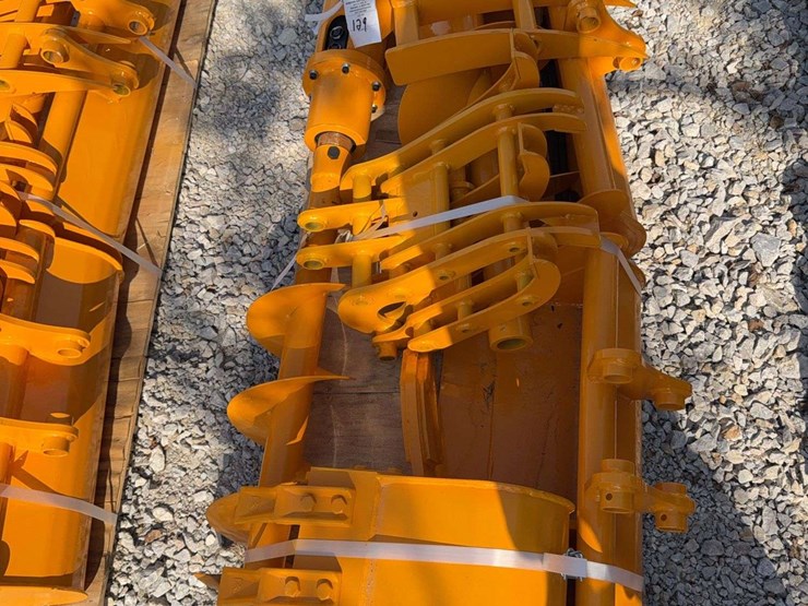 mini-excavator-attachment-set-(8-piece-kit)-image-3