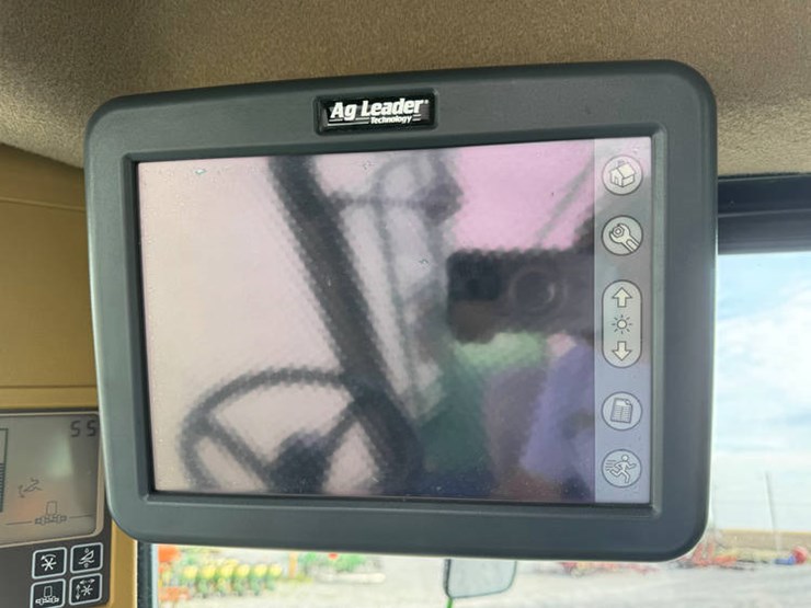 2005-john-deere-9560-sts-image-82