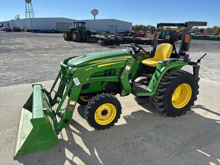 2018-john-deere-3038e-image-8