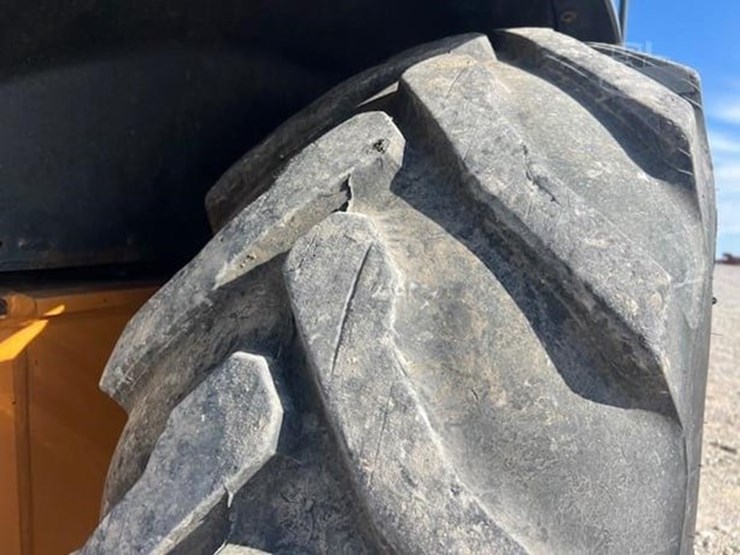 2017-case-580sn-image-13