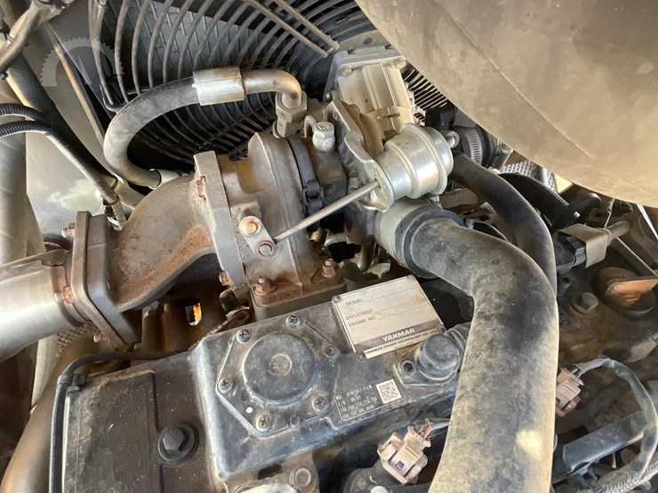 2015-deere-324k-image-29