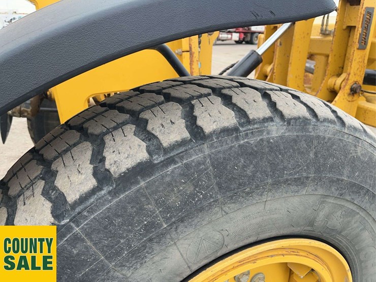 2020-deere-872gp-image-10