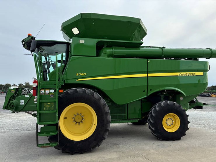 2018-john-deere-s780-image-8