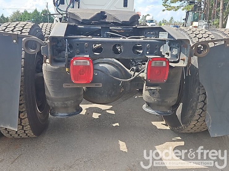 2017-international-8600-image-16