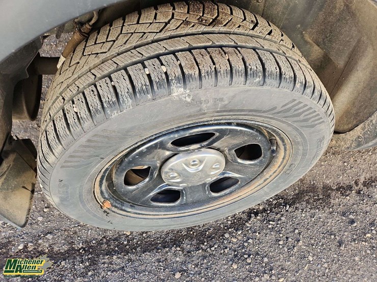 2017-ford-explorer-image-30