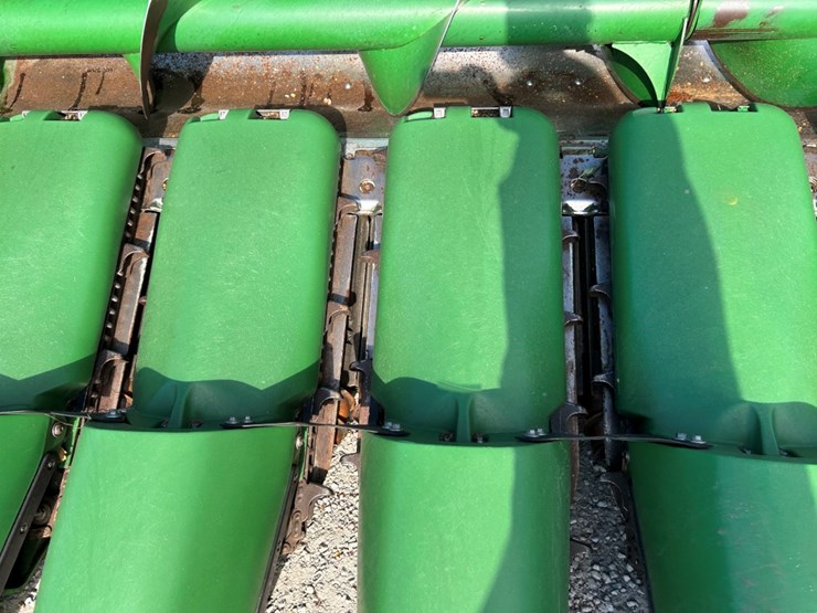 2021-john-deere-c18f-image-32