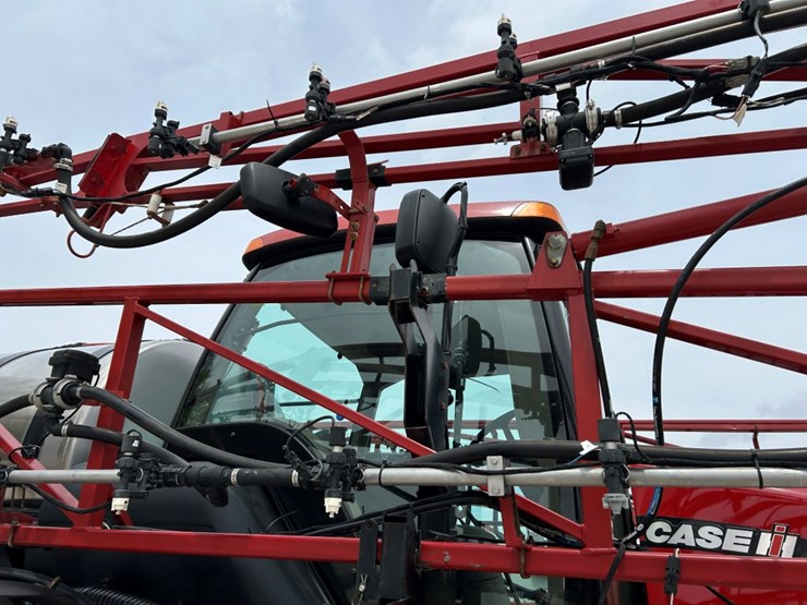 2014-case-ih-3200b-image-13