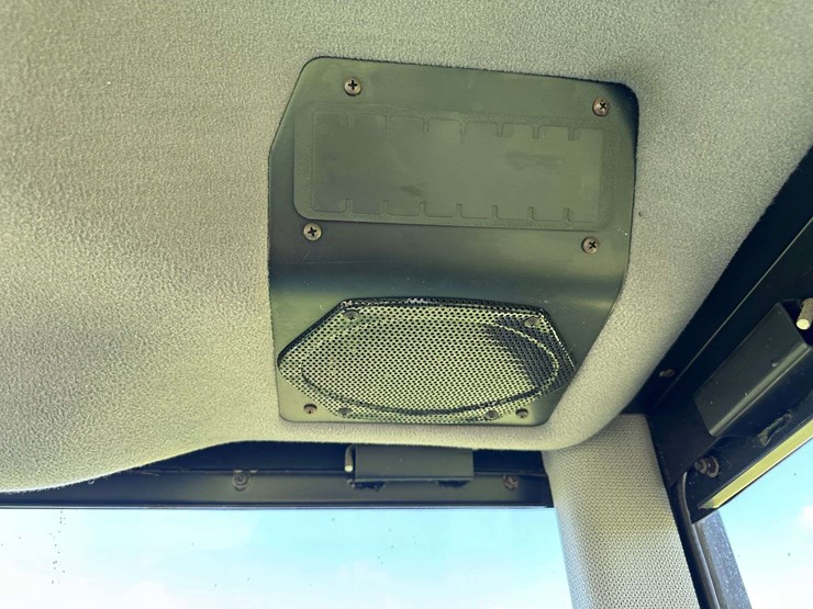 white-american-80-image-48