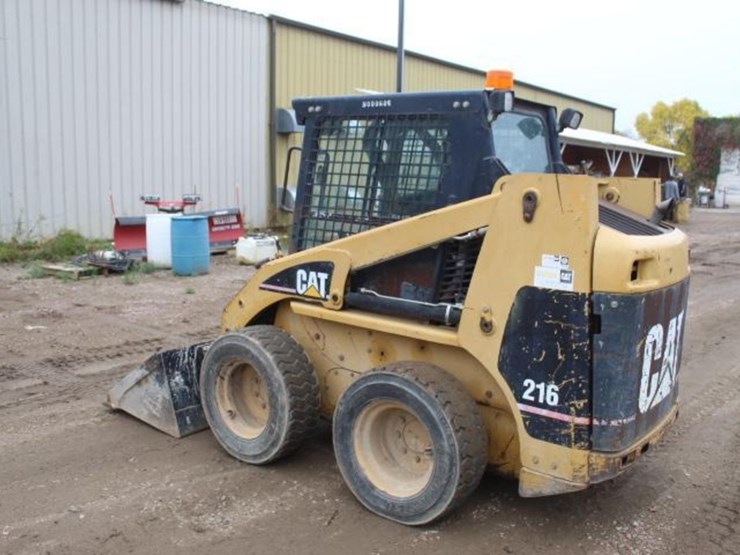 2001-caterpillar-216-image-2