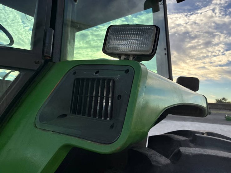 1994-john-deere-4560-image-28