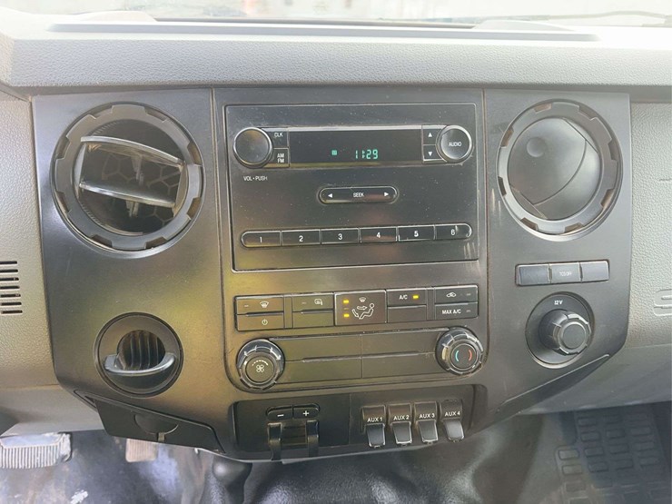 2011-ford-f550-xl-image-25