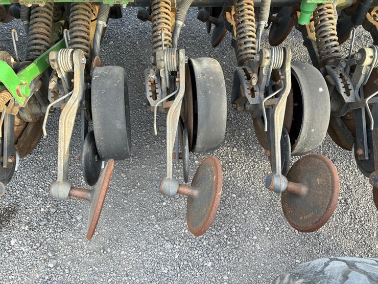 2009-john-deere-1590-image-27