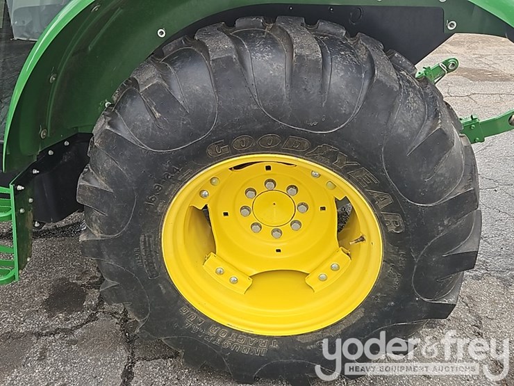 2019-john-deere-5075e-image-11