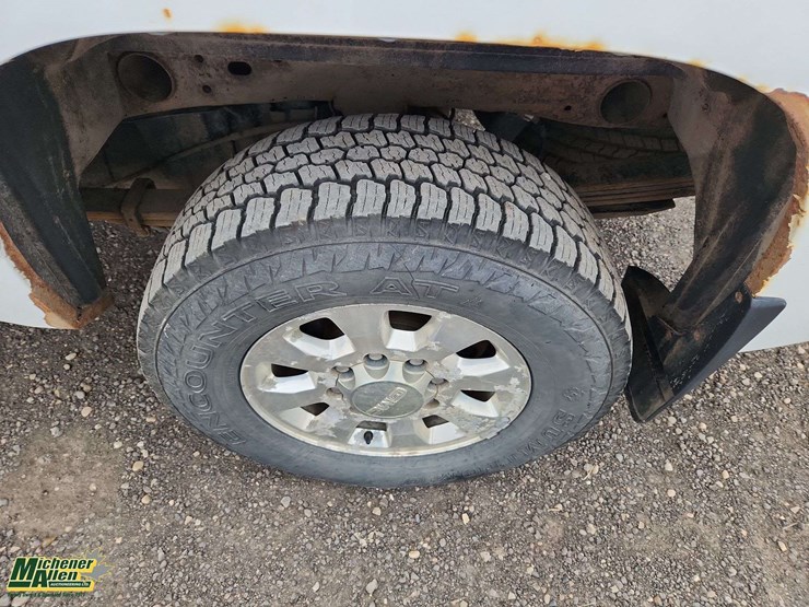 2013-gmc-sierra-2500hd-sle-image-37