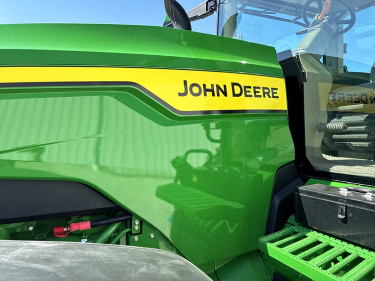 2023-john-deere-8r-370-image-36