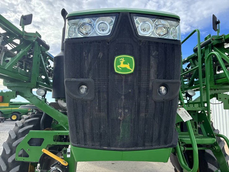2014-john-deere-r4038-image-11