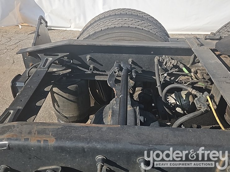 2017-international-8600-image-21