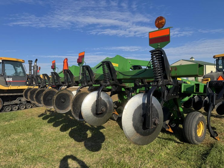 john-deere-2700-image-16