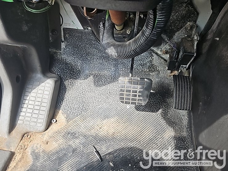 2017-international-8600-image-47