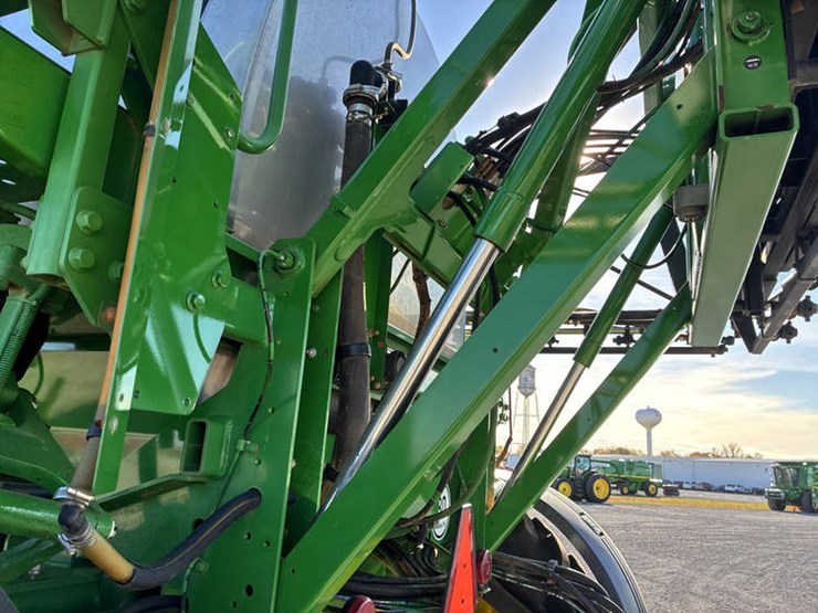 2014-john-deere-4830-image-36