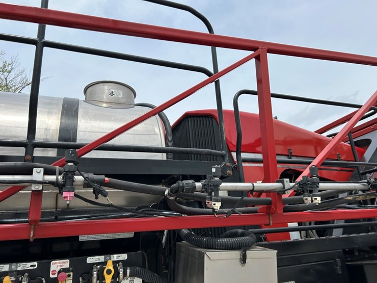 2014-case-ih-3200b-image-34