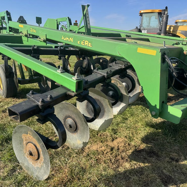 JOHN DEERE 2700