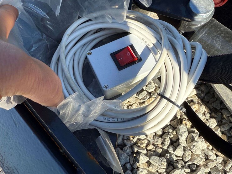 2025-wolverine-swdb-11-84w-6-way-skid-steer-dozer-blade-image-5