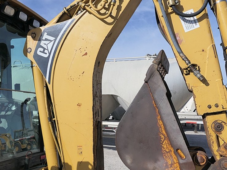 2001-caterpillar-420d-image-12