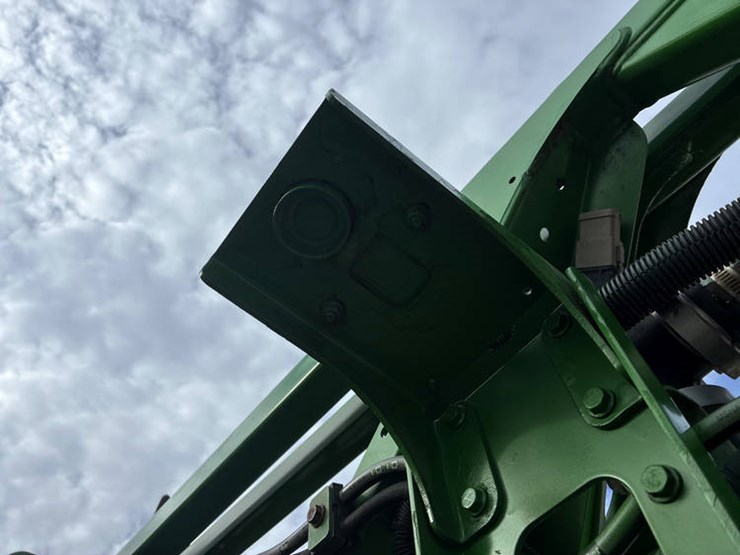 2014-john-deere-r4038-image-49